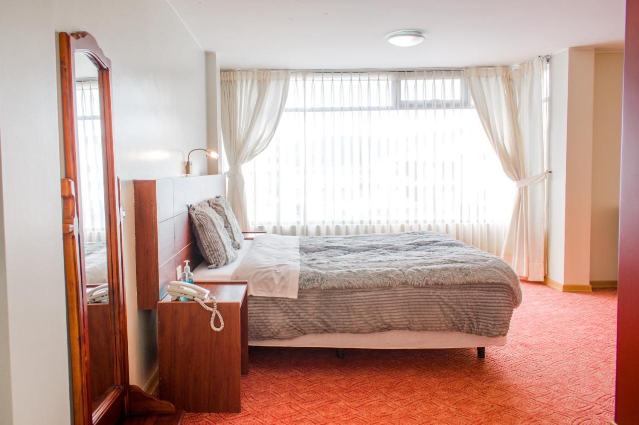 Hotel Flor De Los Andes Tulcán Extérieur photo