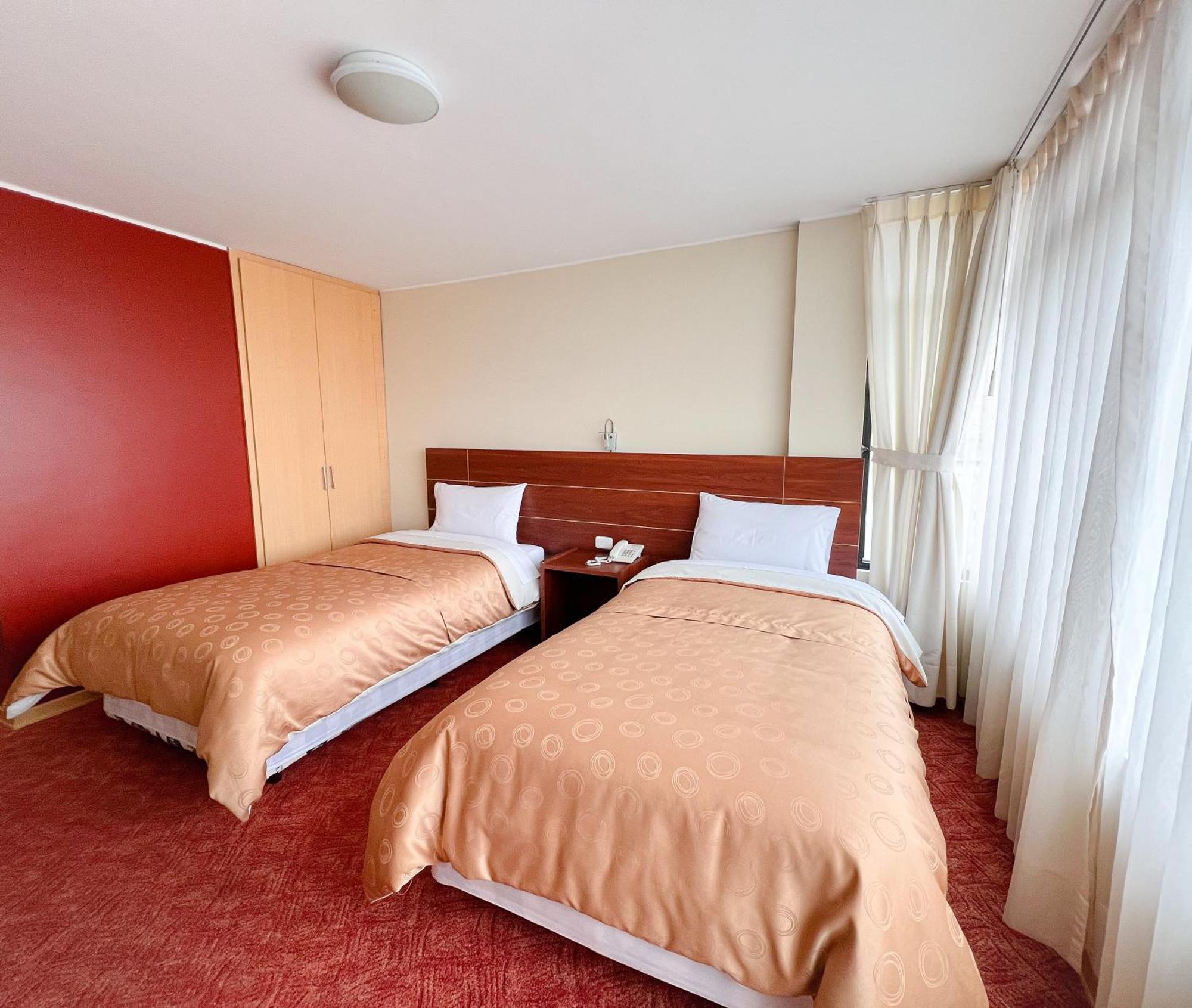 Hotel Flor De Los Andes Tulcán Extérieur photo